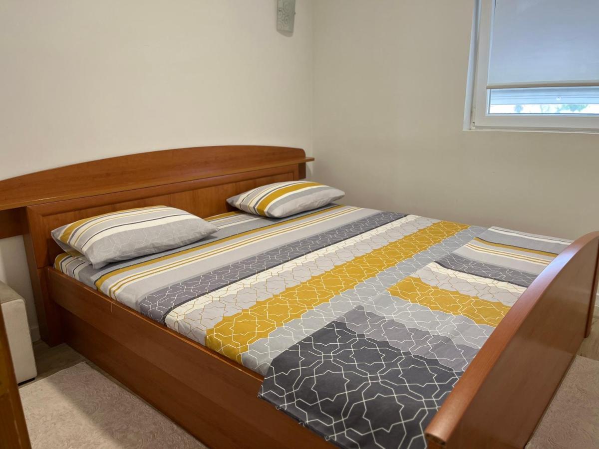 Apartment Helena Airport 波德戈里察 外观 照片
